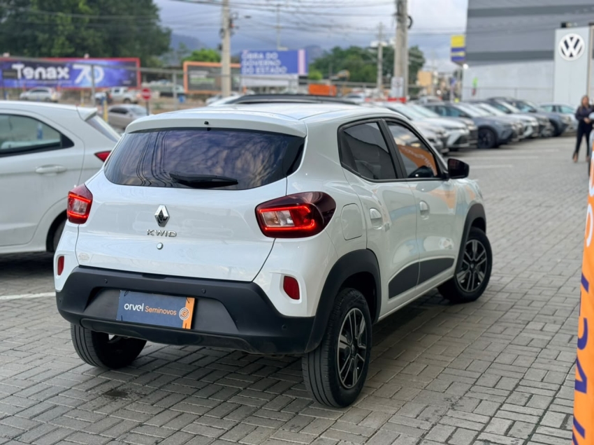 kwid intense 1.0 flex 12v 5p mec.8