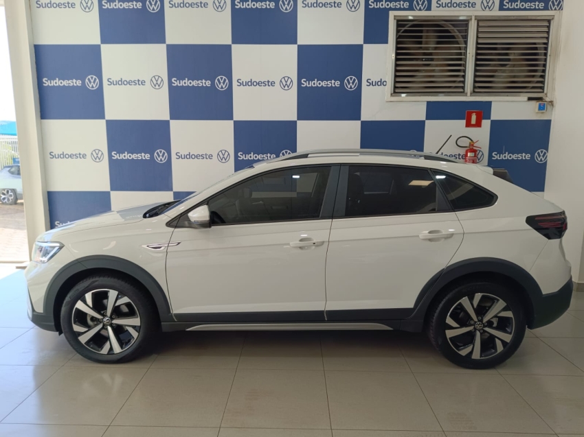 volkswagen nivus 1.0 200 tsi total flex highline automatico 5p 2024