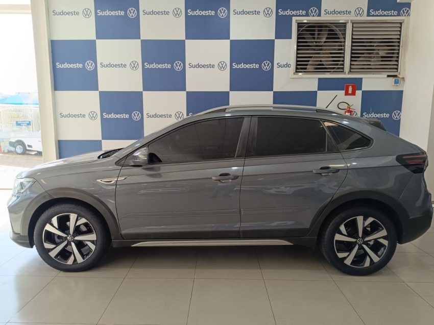 volkswagen nivus 1.0 200 tsi total flex highline automatico 5p 2021