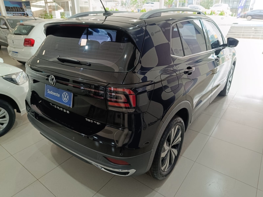 volkswagen t-cross 1.4 250 tsi total flex highline automatico 1.3 5p 2022
