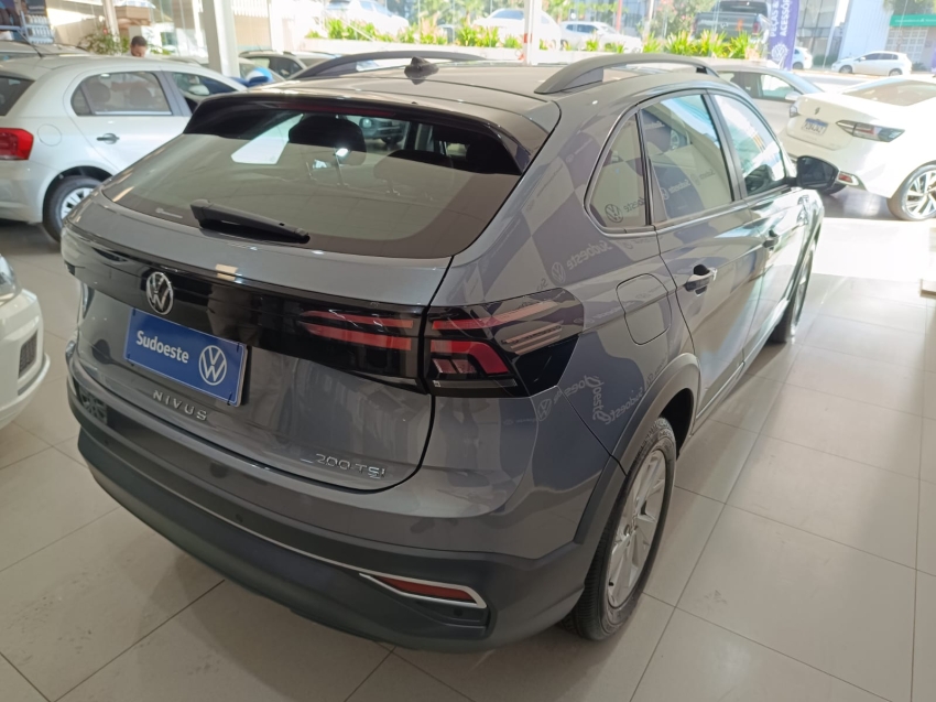 volkswagen nivus 1.0 200 tsi total flex comfortline automatico 5p 2024