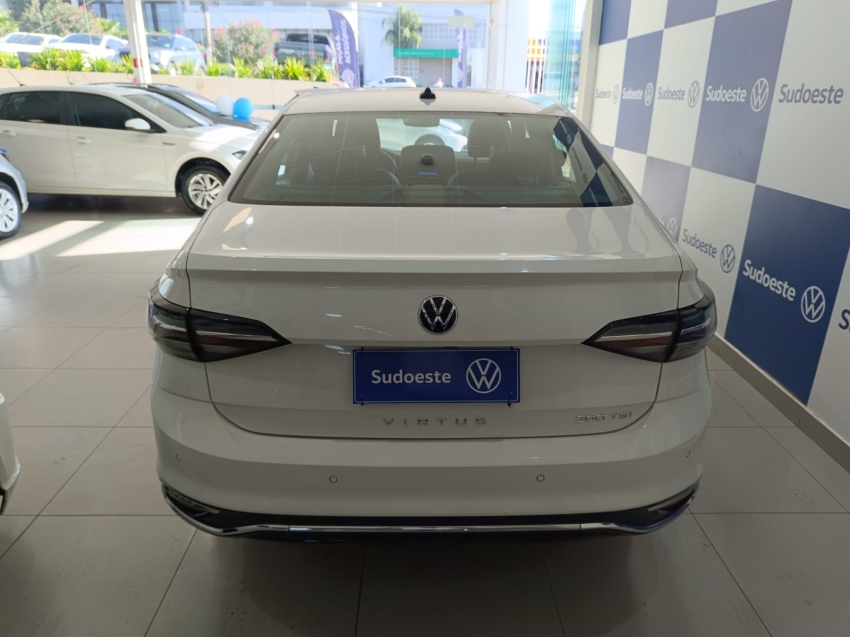volkswagen virtus 1.0 200 tsi highline automatico flex 4p 2024