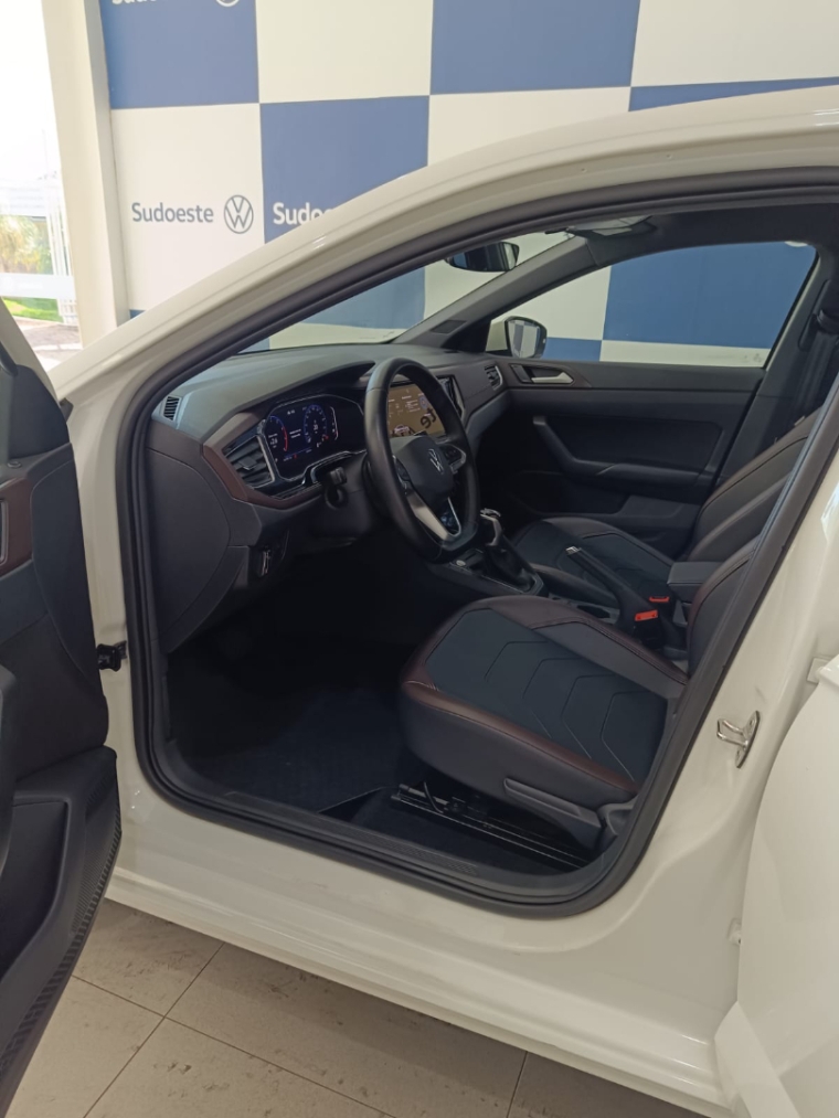 volkswagen virtus 1.0 200 tsi highline automatico flex 4p 2024