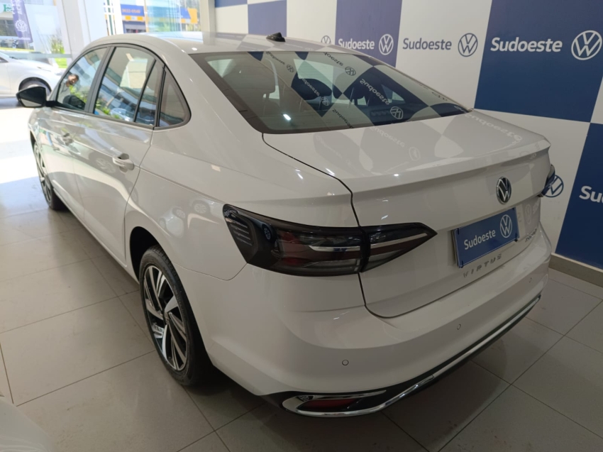 volkswagen virtus 1.0 200 tsi highline automatico flex 4p 2024