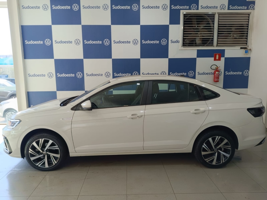 volkswagen virtus 1.0 200 tsi highline automatico flex 4p 2024