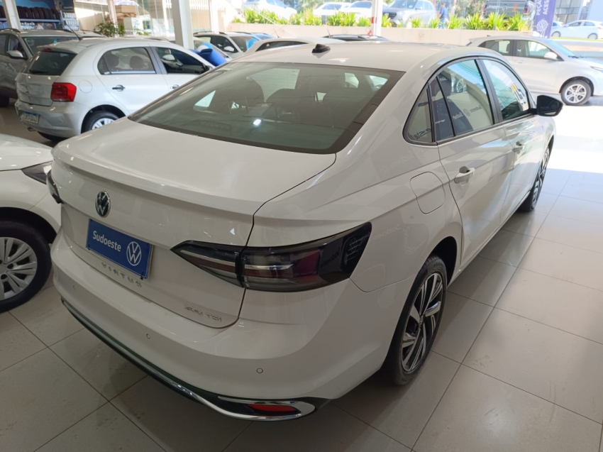 volkswagen virtus 1.0 200 tsi highline automatico flex 4p 2024