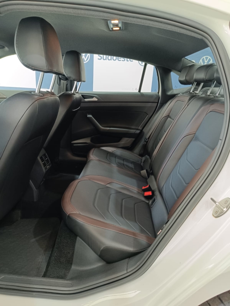 volkswagen virtus 1.0 200 tsi highline automatico flex 4p 2024