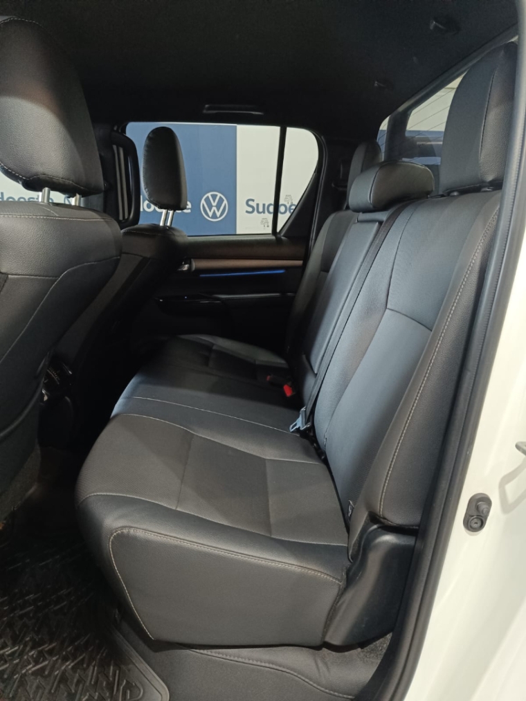 toyota hilux 2.8 d-4d turbo diesel cd conquest 4x4 automatico 4p 2024