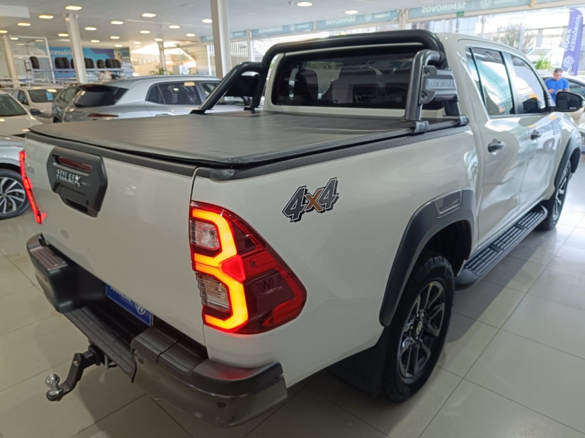 toyota hilux 2.8 d-4d turbo diesel cd conquest 4x4 automatico 4p 2024