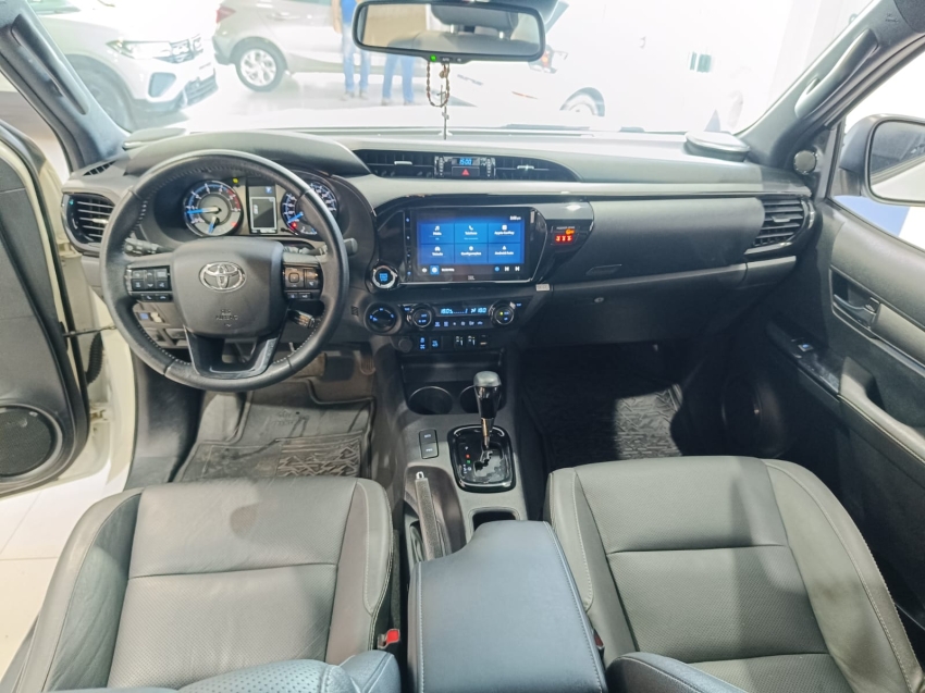 toyota hilux 2.8 d-4d turbo diesel cd conquest 4x4 automatico 4p 2024