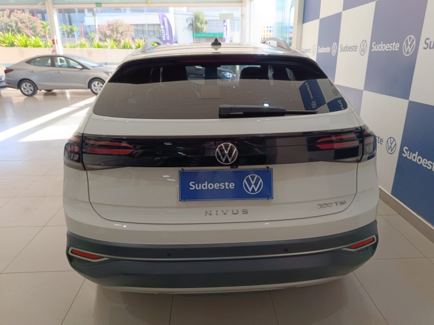 volkswagen nivus 1.0 200 tsi total flex highline automatico 5p 2023