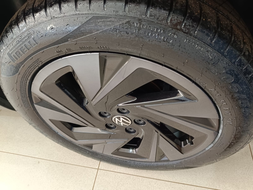 volkswagen nivus 1.0 200 tsi total flex highline automatico 5p 2025