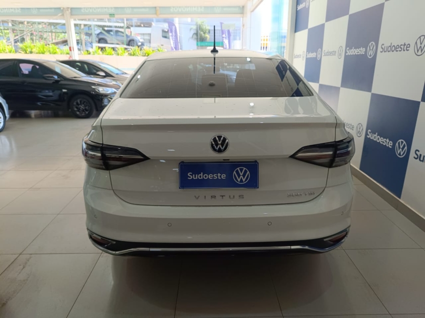 volkswagen virtus 1.0 200 tsi comfortline automatico flex 4p 2024