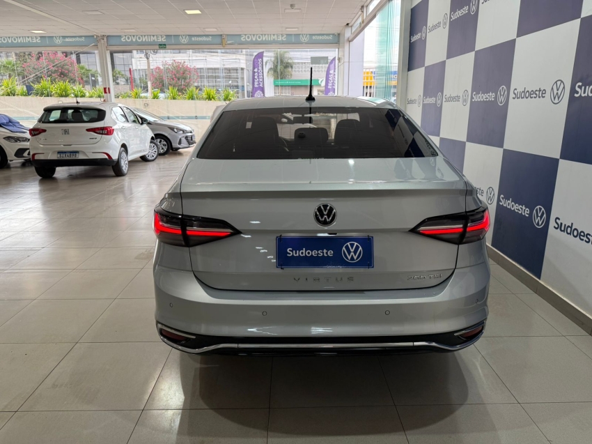 volkswagen virtus 1.0 200 tsi comfortline automatico 9.9 flex 4p 2024