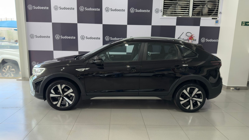 volkswagen nivus 1.0 200 tsi total flex highline automatico 5p 20213