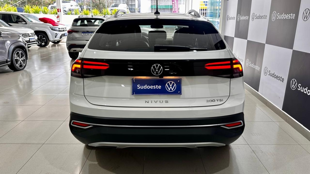 volkswagen nivus 1.0 200 tsi total flex highline automatico 9.9 5p 20235