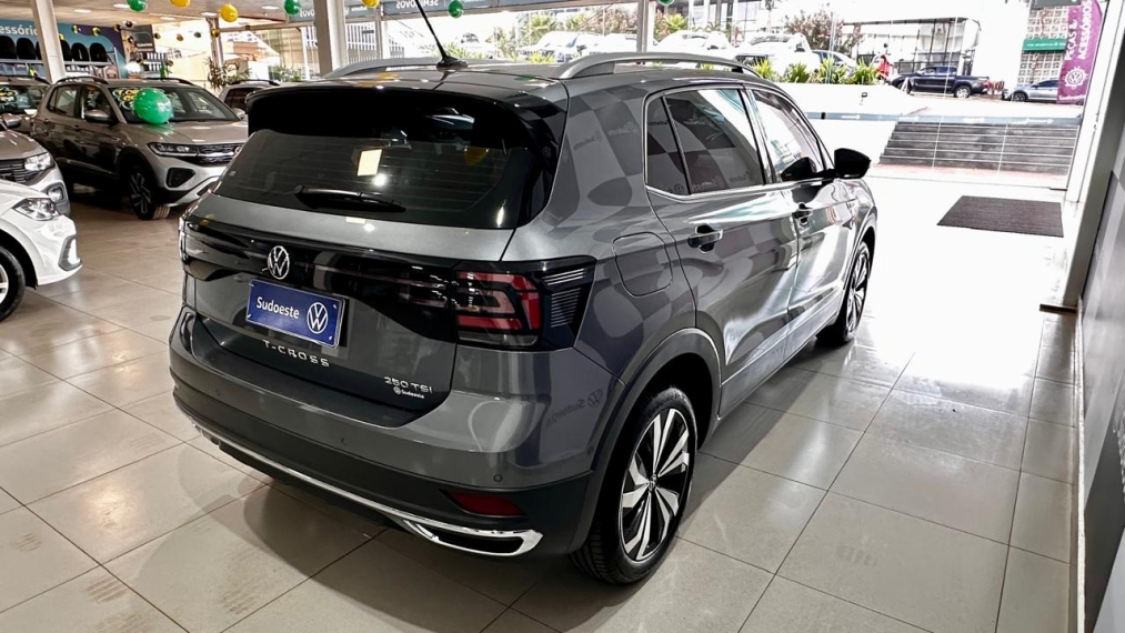 volkswagen t-cross 1.4 250 tsi total flex highline automatico 1.3 5p 20234