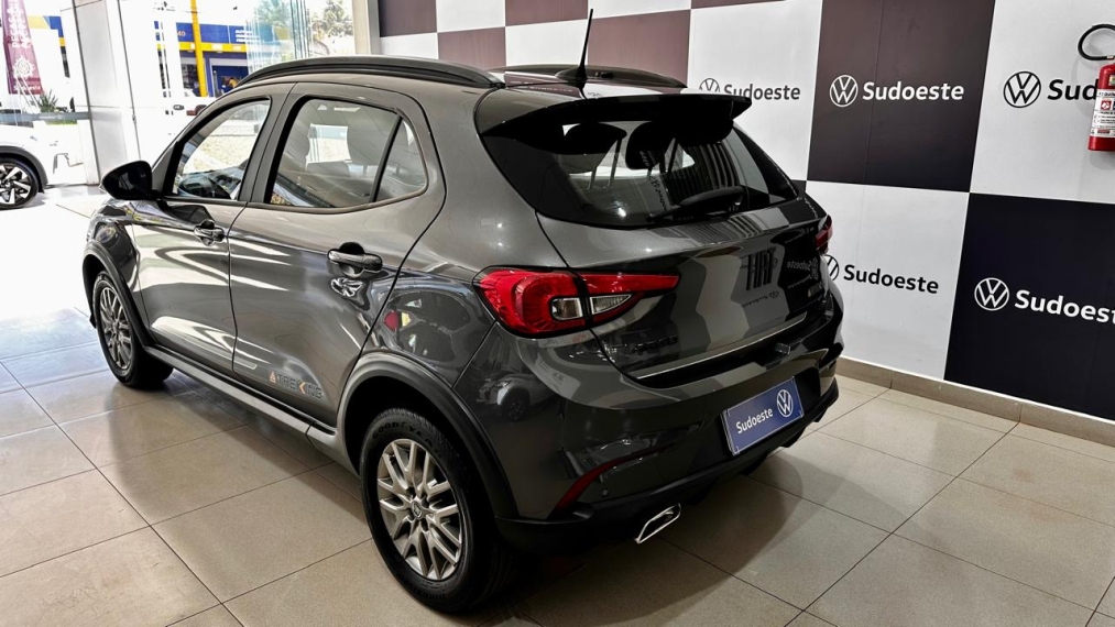 fiat argo 1.3 firefly flex trekking manual 4p 20204
