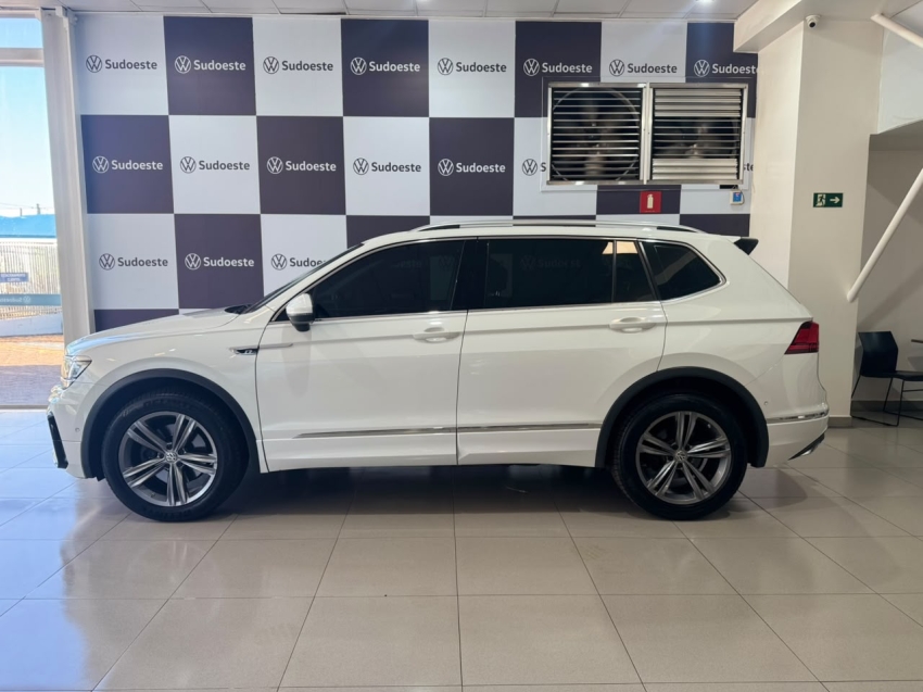 volkswagen tiguan 2.0 350 tsi gasolina allspace r-line 4motion dsg 1.9 4p automatico 20213