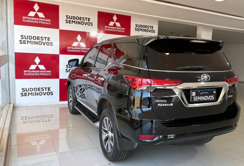 toyota hilux sw4 2.8 srx 4x4 16v turbo intercooler diesel 4p automatico 2.7 20195