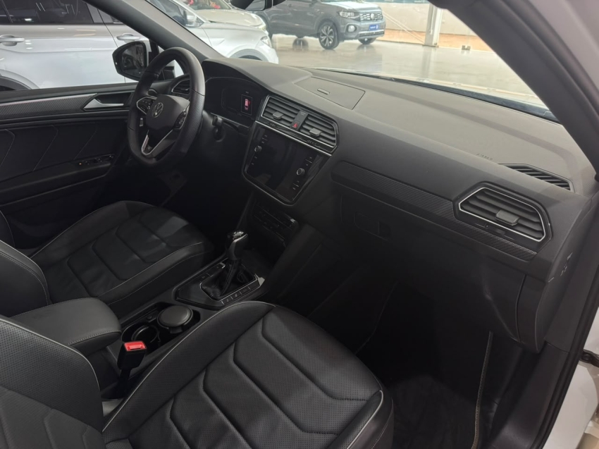 volkswagen tiguan 2.0 300 tsi gasolina allspace r-line automatico 1.9 4p 20248
