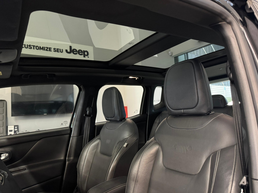 jeep renegade s 4x4 flex turbo teto solar baixa km super novo jeep renegade s 4x4 flex turbo teto solar baixa km super novo