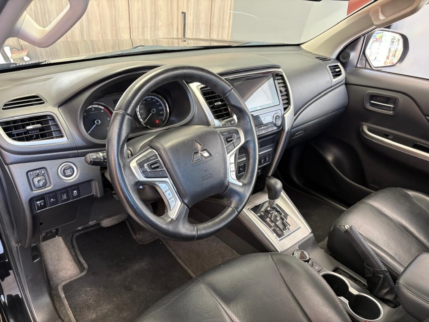 mitsubishi l200 triton 2.4 16v turbo diesel sport hpe-s cd 4p 4x4 automatico 2023 mitsubishi l200 triton 2.4 16v turbo diesel sport hpe-s cd 4p 4x4 automatico 2023