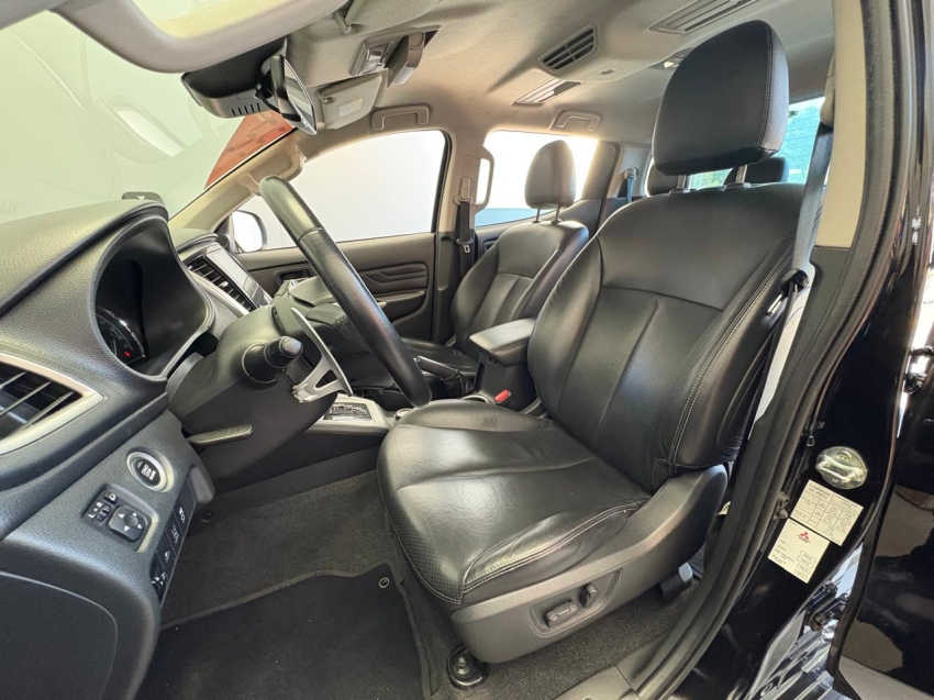 mitsubishi l200 triton 2.4 16v turbo diesel sport hpe-s cd 4p 4x4 automatico 2023 mitsubishi l200 triton 2.4 16v turbo diesel sport hpe-s cd 4p 4x4 automatico 2023