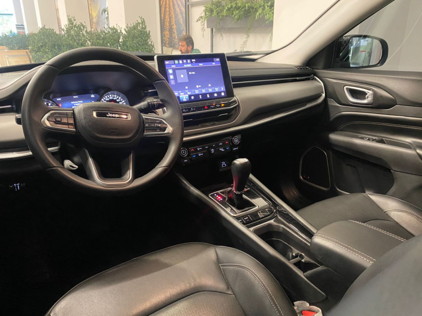 jeep compass 1.3 t270 turbo flex longitude at6 4p automatico 2023 jeep compass 1.3 t270 turbo flex longitude at6 4p automatico 2023