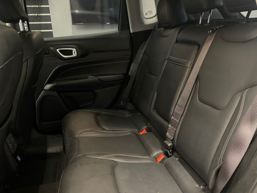 jeep compass 1.3 t270 turbo flex longitude at6 4p automatico 2023 jeep compass 1.3 t270 turbo flex longitude at6 4p automatico 2023