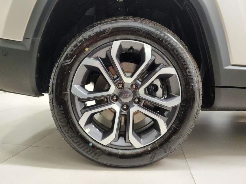 jeep commander 1.3 t270 turbo flex limited at6 25/26 0km jeep commander 1.3 t270 turbo flex limited at6 25/26 0km