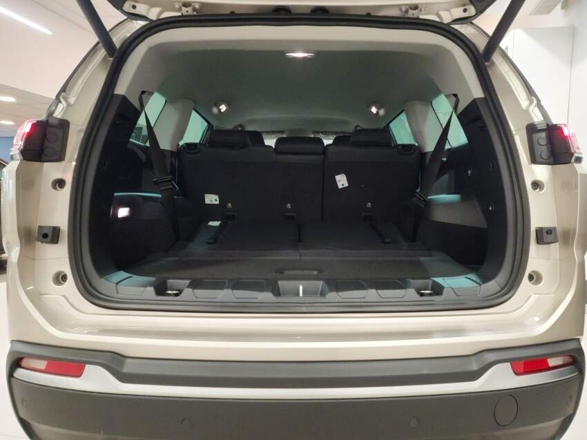 jeep commander 1.3 t270 turbo flex limited at6 25/26 0km jeep commander 1.3 t270 turbo flex limited at6 25/26 0km