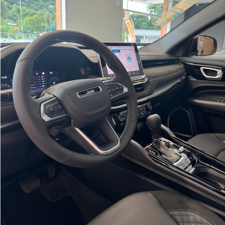 jeep commander 2.0 hurricane blackhawk at9 25/26 0km jeep commander 2.0 hurricane blackhawk at9 25/26 0km