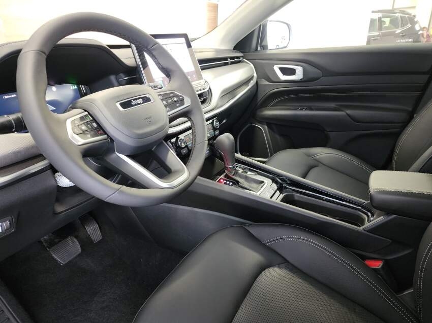 jeep compass 1.3 t270 turbo flex longitude at6 25/26 0km jeep compass 1.3 t270 turbo flex longitude at6 25/26 0km