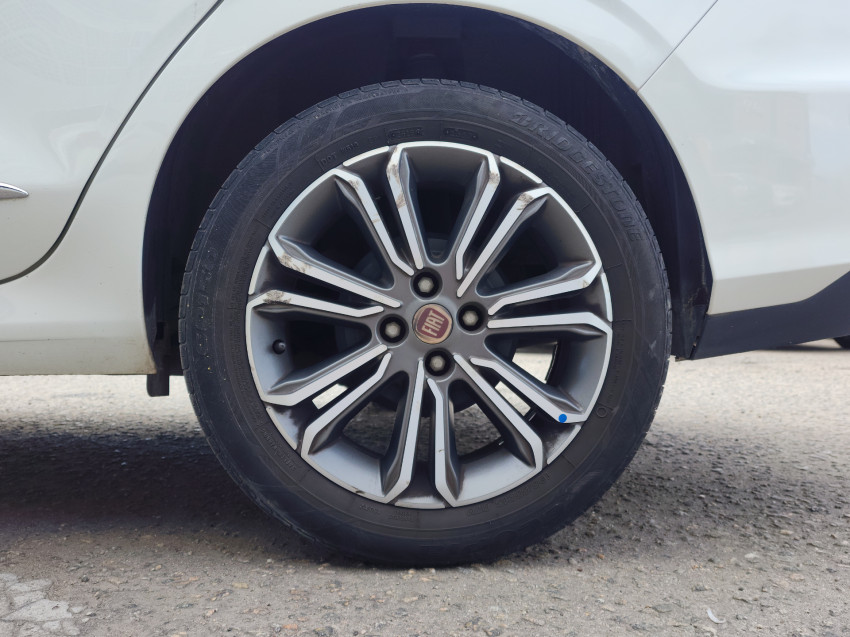 fiat cronos 1.8 e.torq flex precision at6 19/20 seminovo