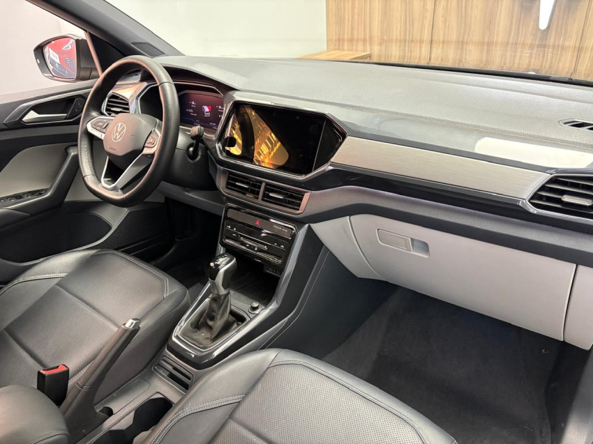 volkswagen t-cross 1.4 250 tsi total flex highline at 23/24 seminovo