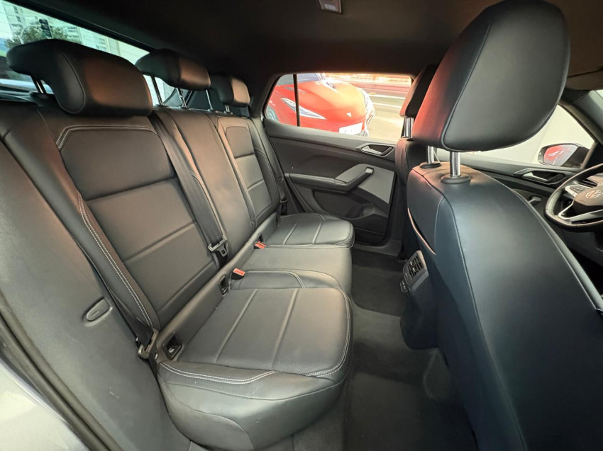 volkswagen t-cross 1.4 250 tsi total flex highline at 23/24 seminovo