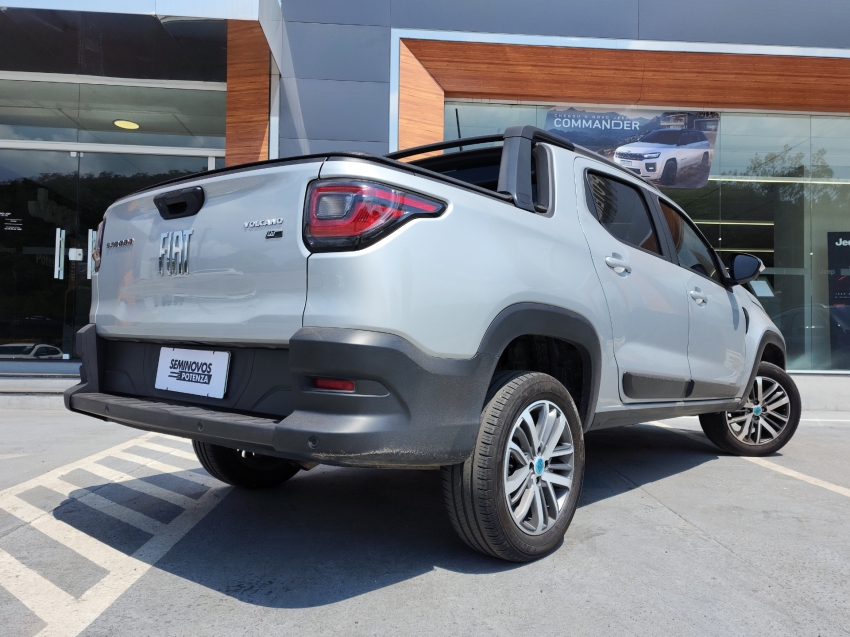 fiat strada 1.3 firefly flex volcano cd man 23/24 seminovo