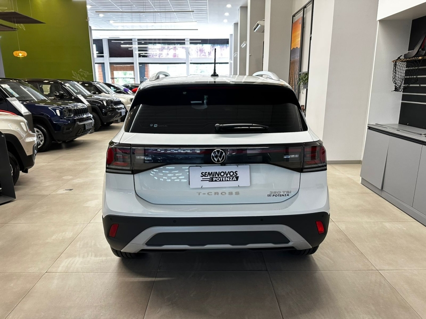 volkswagen t-cross 1.4 250 tsi total flex highline at 25/26 seminovo4