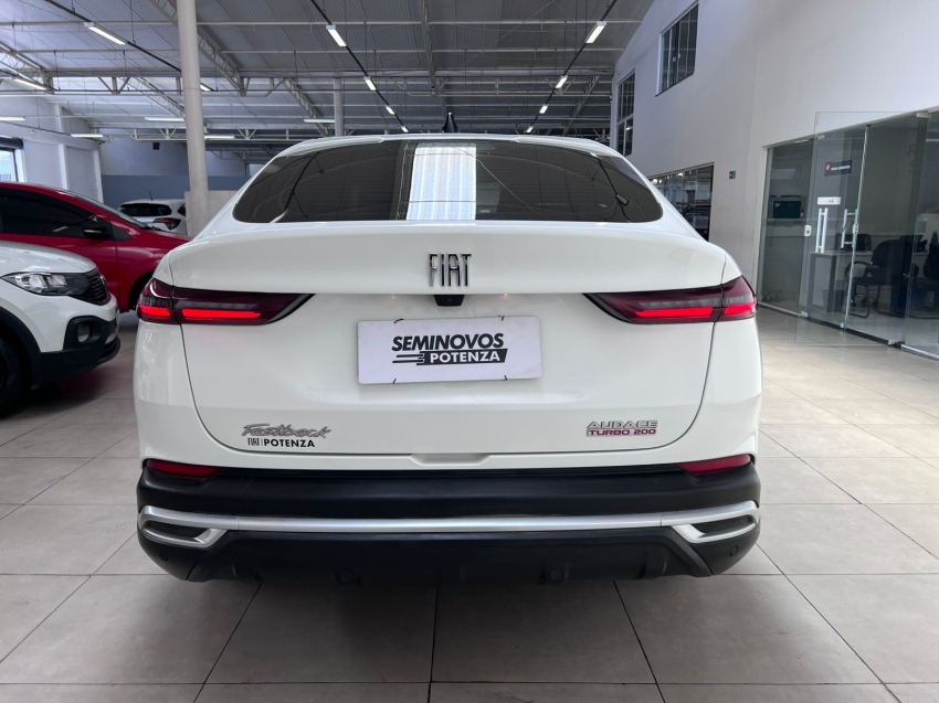 fiat fastback 1.0 turbo 200 flex audace cvt 24/25 seminovo4