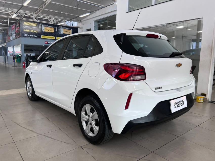 chevrolet onix 1.0 turbo flex at 23/24 seminovo5