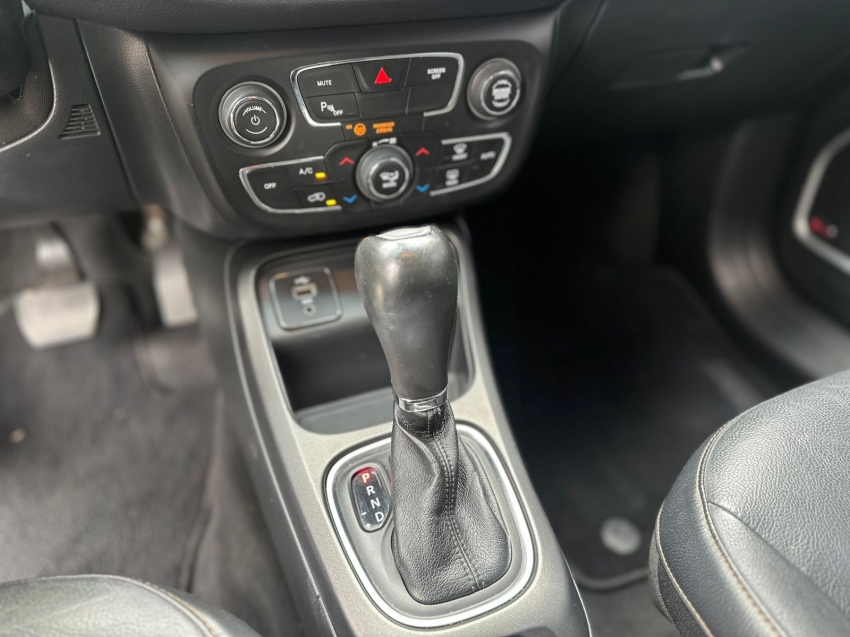 jeep compass 2.0 16v flex longitude at 17/18 seminovo12