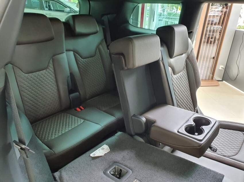 jeep commander 2.2 diesel overland at9 25/26 0km4