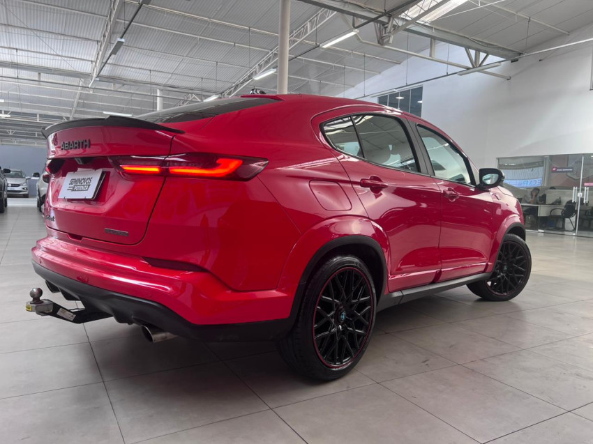 fiat fastback 1.3 turbo 270 flex abarth at6 24/25 seminovo3