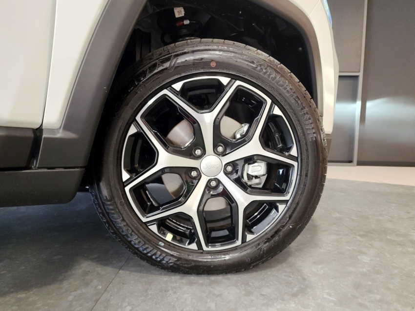 jeep compass 1.3 t270 turbo flex longitude at6 26/26 0km8