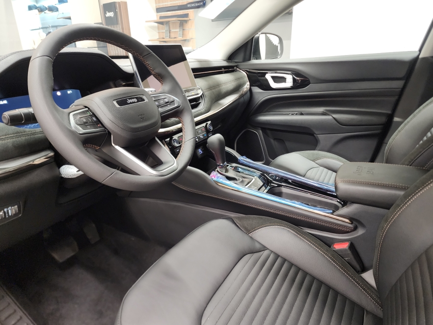 jeep commander 1.3 t270 turbo flex limited at6 26/26 0km3