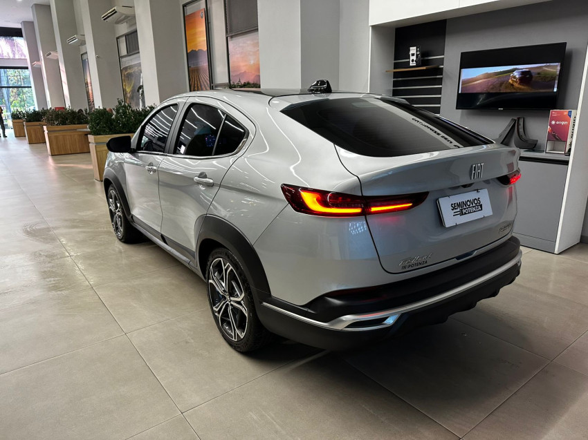 fiat  fastback 1.0 turbo 200 flex impetus cvt 22/23 seminovo5
