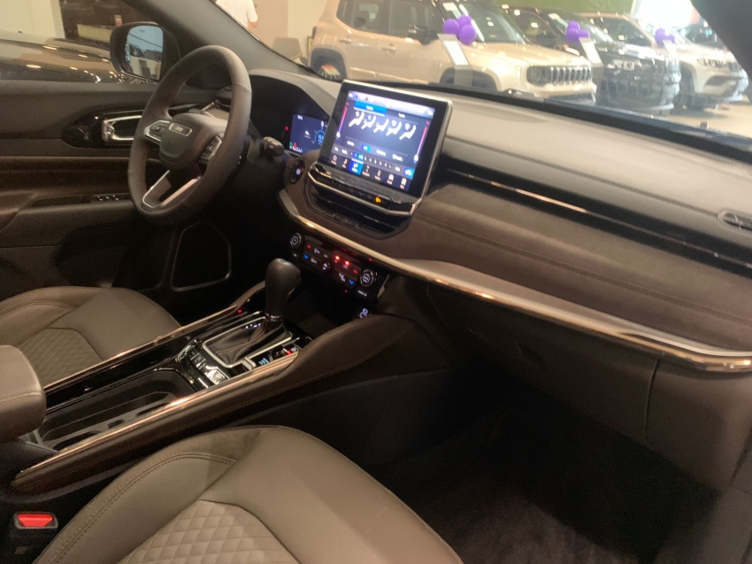 jeep commander 2.2 turbo diesel overland at9 25/25 seminovo9