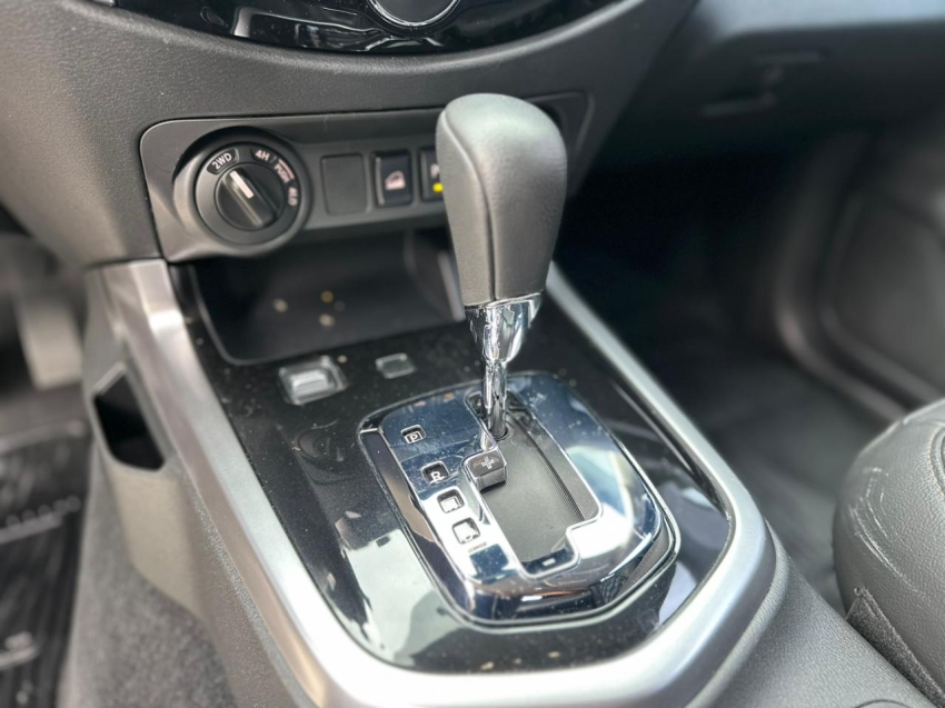 nissan frontier 2.3 16v turbo diesel xe cd 4x4 at 23/24 seminovo11