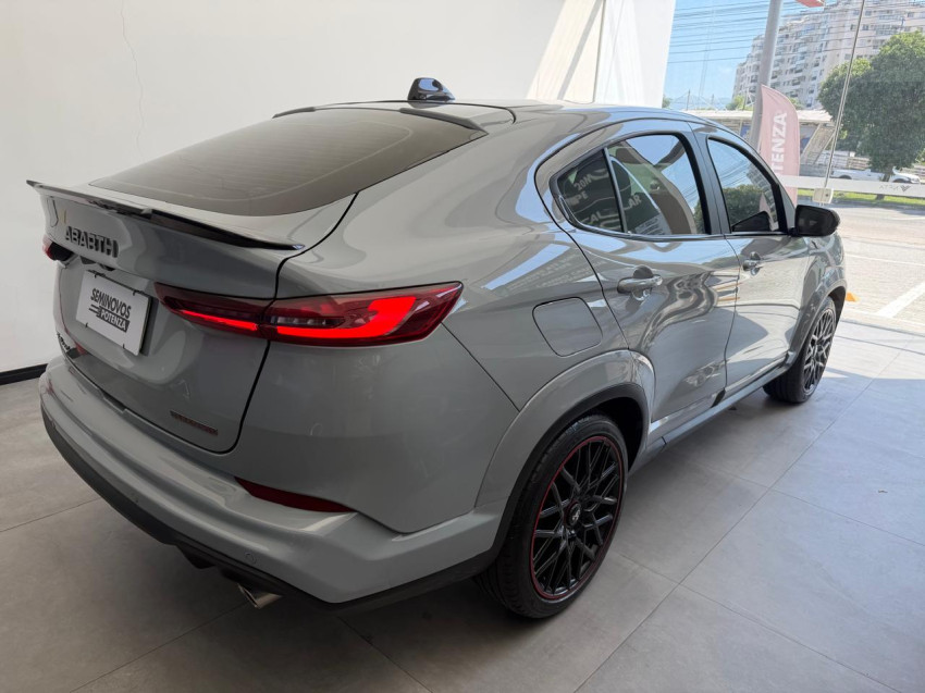 fiat fastback 1.3 turbo 270 flex abarth at6 24/25 seminovo3